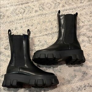 Black Chunky Chelsea Boots